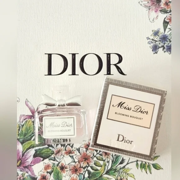 Dior Beauty Sunglasses Miss Dior & Lipstick Set - Picture 6 of 8
